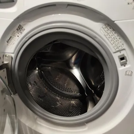 Yarn - Free Private Parking - Balcony With View - Shopping Mall Lejlighed *