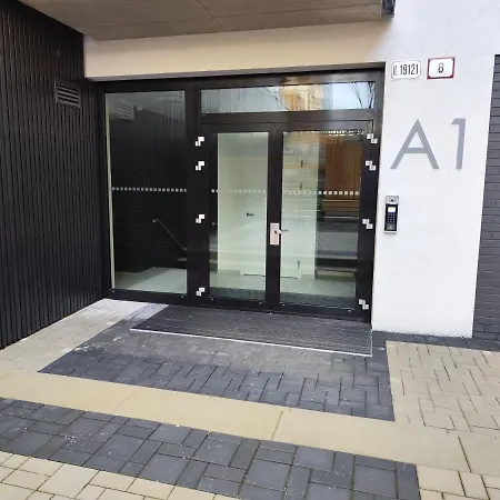 Yarn - Free Private Parking - Balcony With View - Shopping Mall * Bratislava