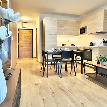 아파트 Yarn - Brand New - Free Parking - Balcony With View - Shopping Mall