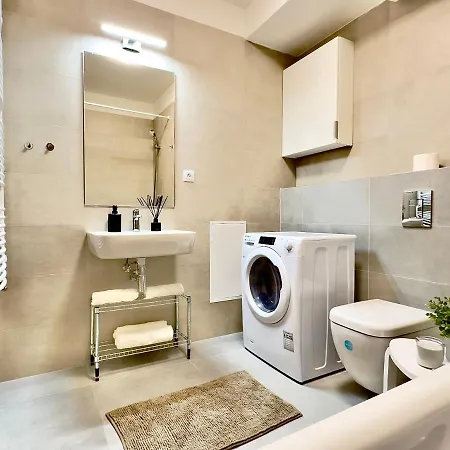 Διαμέρισμα Yarn - Free Private Parking - Balcony With View - Shopping Mall Μπρατισλάβα