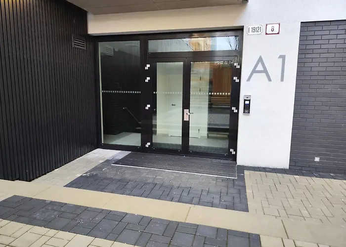 Yarn - Free Private Parking - Balcony With View - Shopping Mall * ブラチスラヴァ