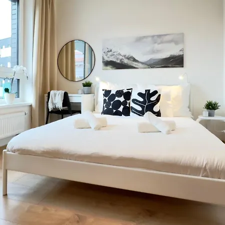 Yarn - Free Private Parking - Balcony With View - Shopping Mall *