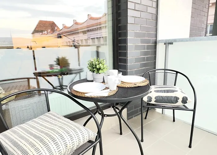 Yarn - Free Private Parking - Balcony With View - Shopping Mall Apartman *