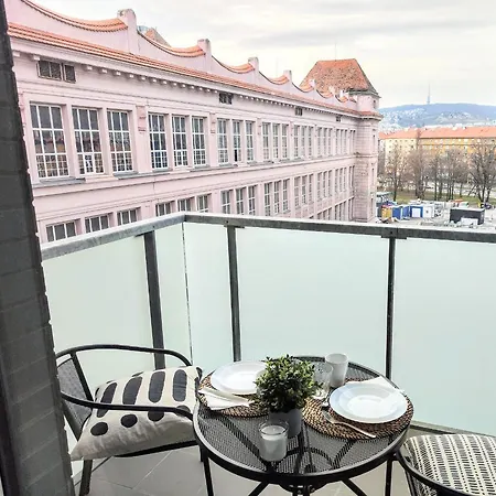 Yarn - Free Private Parking - Balcony With View - Shopping Mall